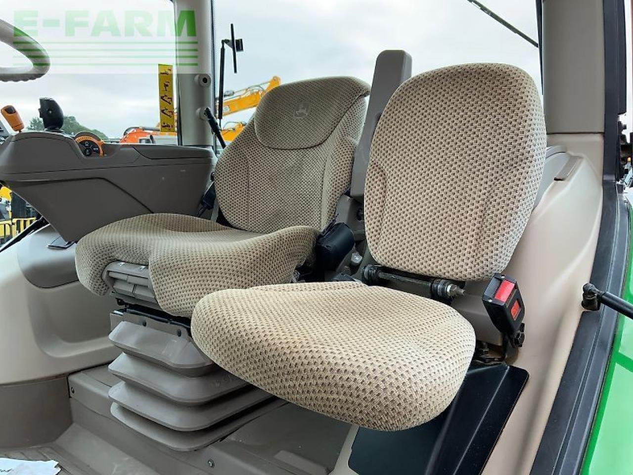 Traktor des Typs John Deere 6215r tractor (st23985), Gebrauchtmaschine in SHAFTESBURY (Bild 18)