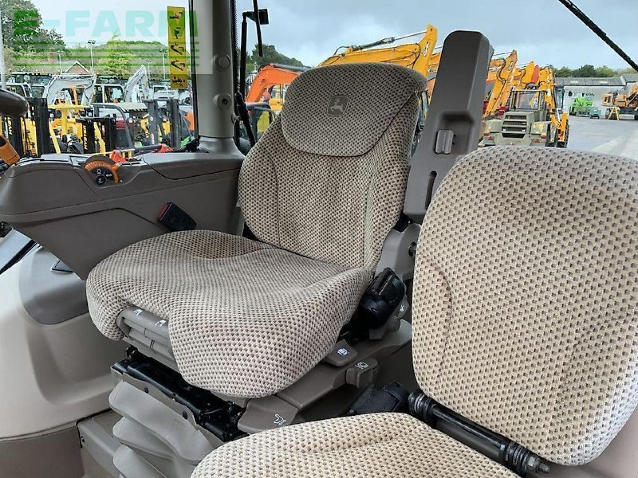 Traktor tipa John Deere 6215r tractor (st24044), Gebrauchtmaschine u SHAFTESBURY (Slika 21)