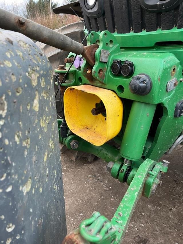 Traktor des Typs John Deere 6215R, Gebrauchtmaschine in Videbæk (Bild 4)