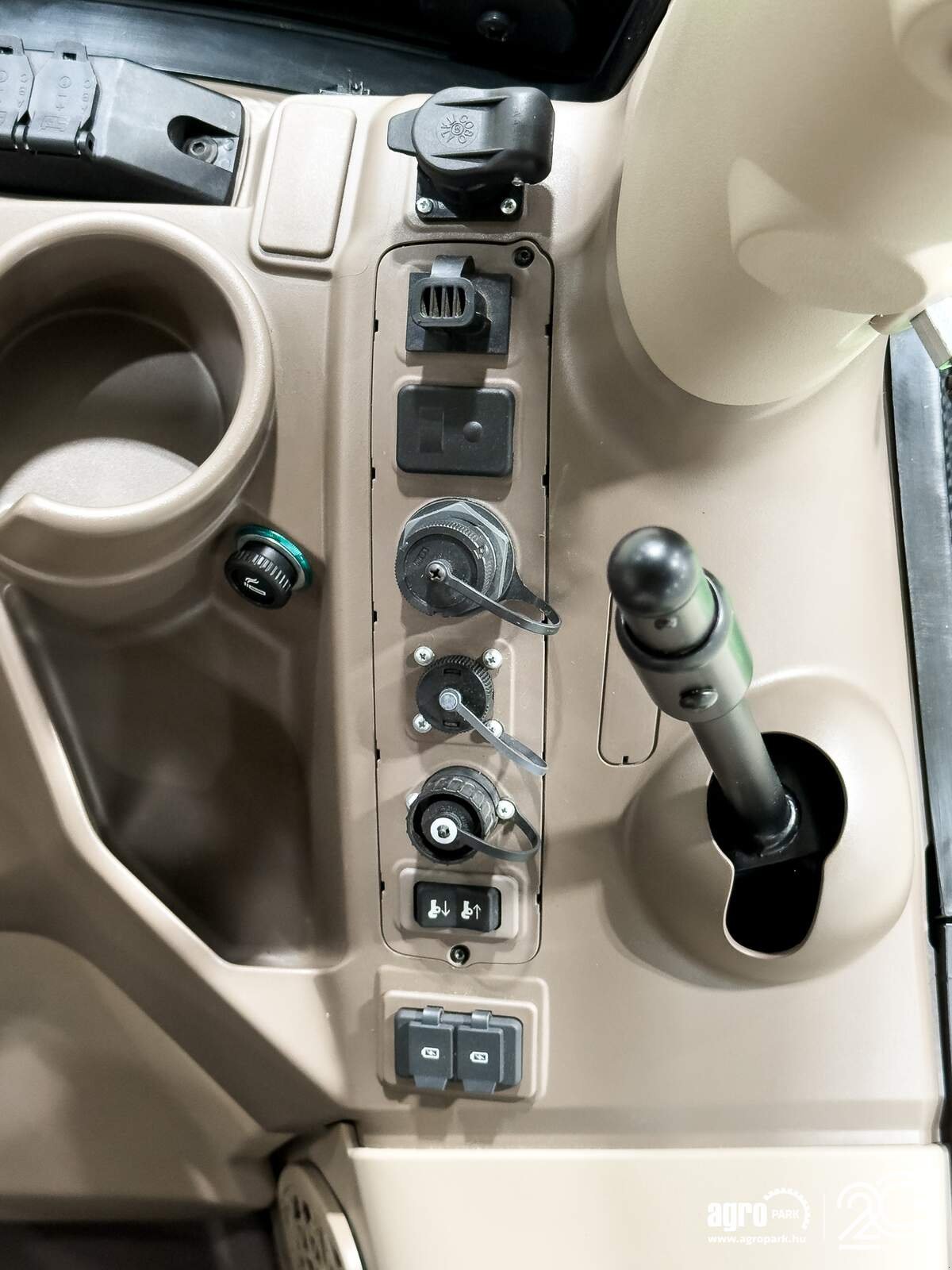 Traktor typu John Deere 6215R, Gebrauchtmaschine v Csengele (Obrázek 27)