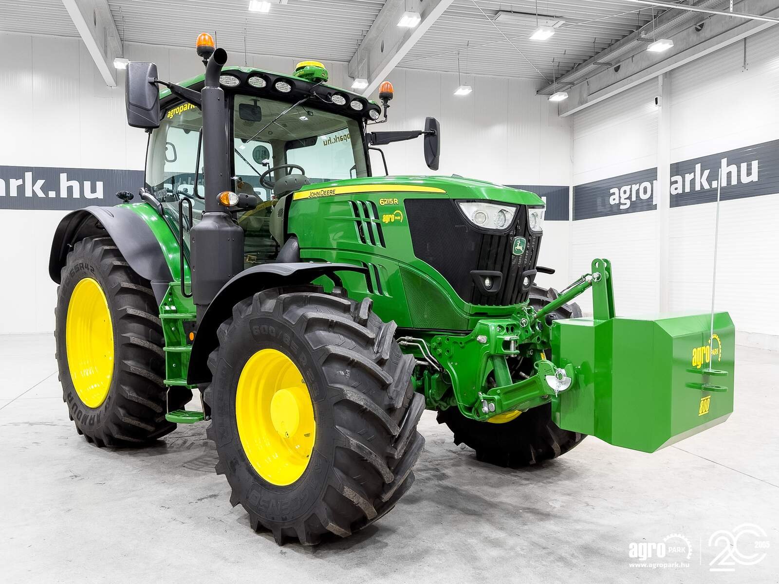 Traktor typu John Deere 6215R, Gebrauchtmaschine w Csengele (Zdjęcie 2)