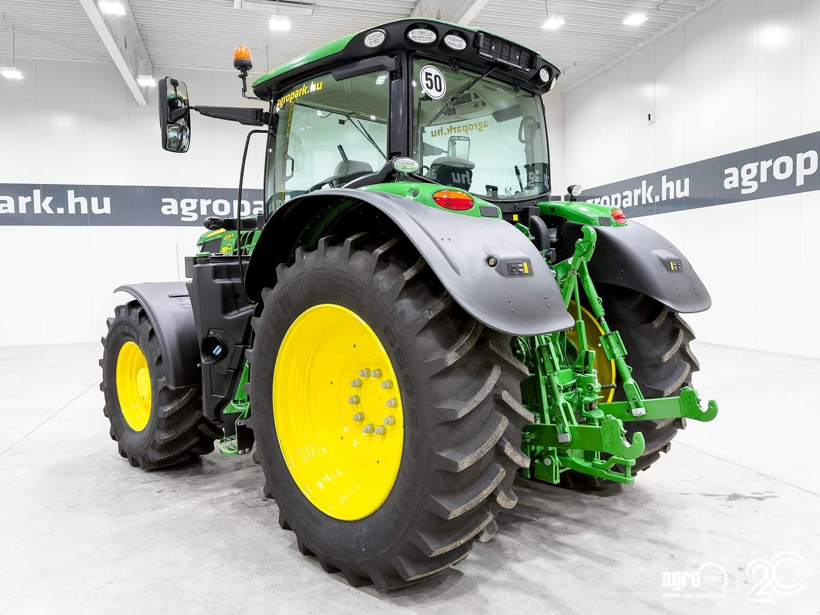Traktor typu John Deere 6215R, Gebrauchtmaschine w Csengele (Zdjęcie 4)