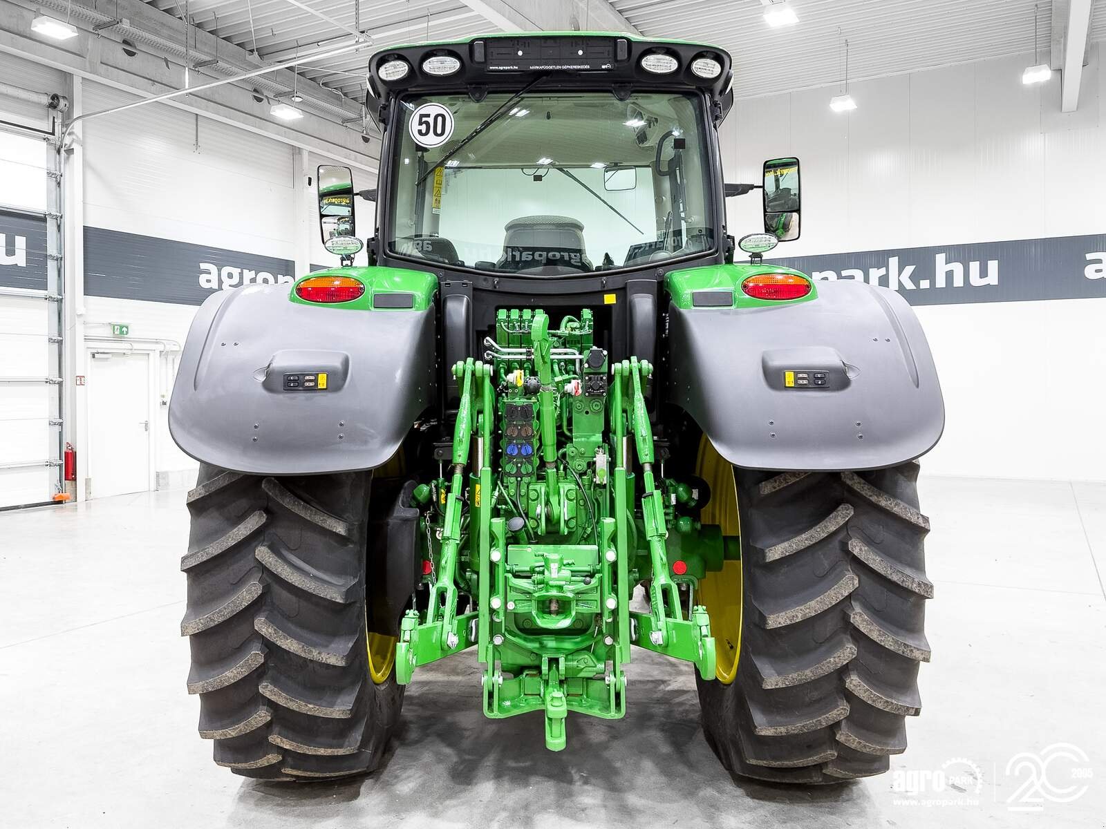 Traktor typu John Deere 6215R, Gebrauchtmaschine w Csengele (Zdjęcie 5)