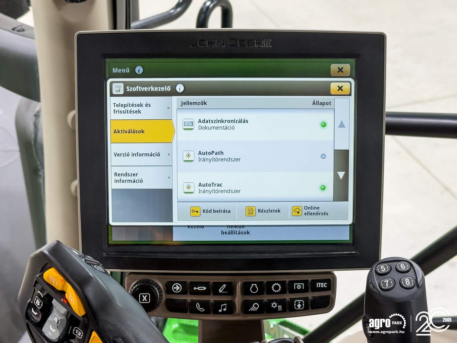 Traktor typu John Deere 6215R, Gebrauchtmaschine w Csengele (Zdjęcie 21)