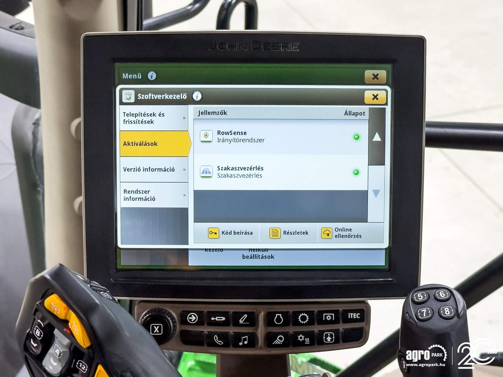 Traktor typu John Deere 6215R, Gebrauchtmaschine w Csengele (Zdjęcie 26)