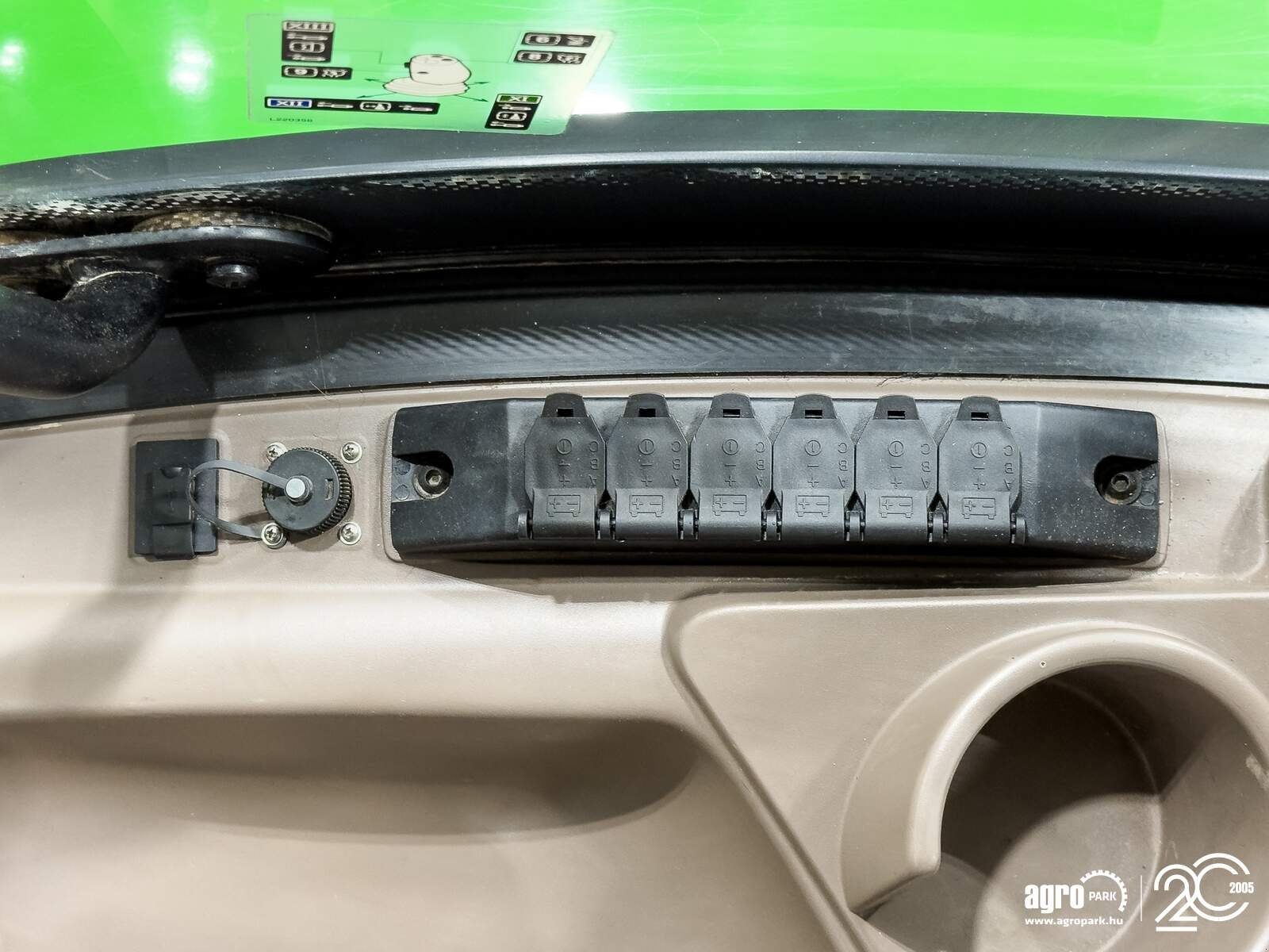 Traktor typu John Deere 6215R, Gebrauchtmaschine w Csengele (Zdjęcie 28)