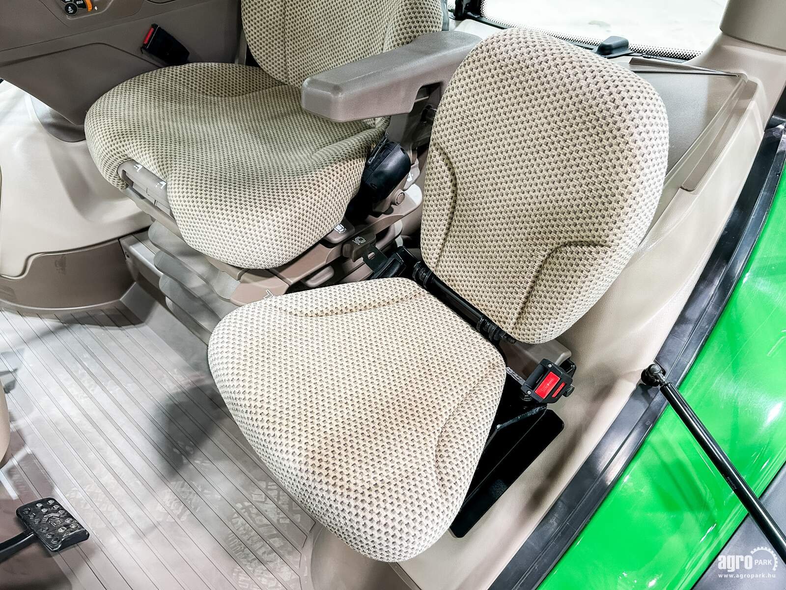 Traktor del tipo John Deere 6215R, Gebrauchtmaschine en Csengele (Imagen 10)