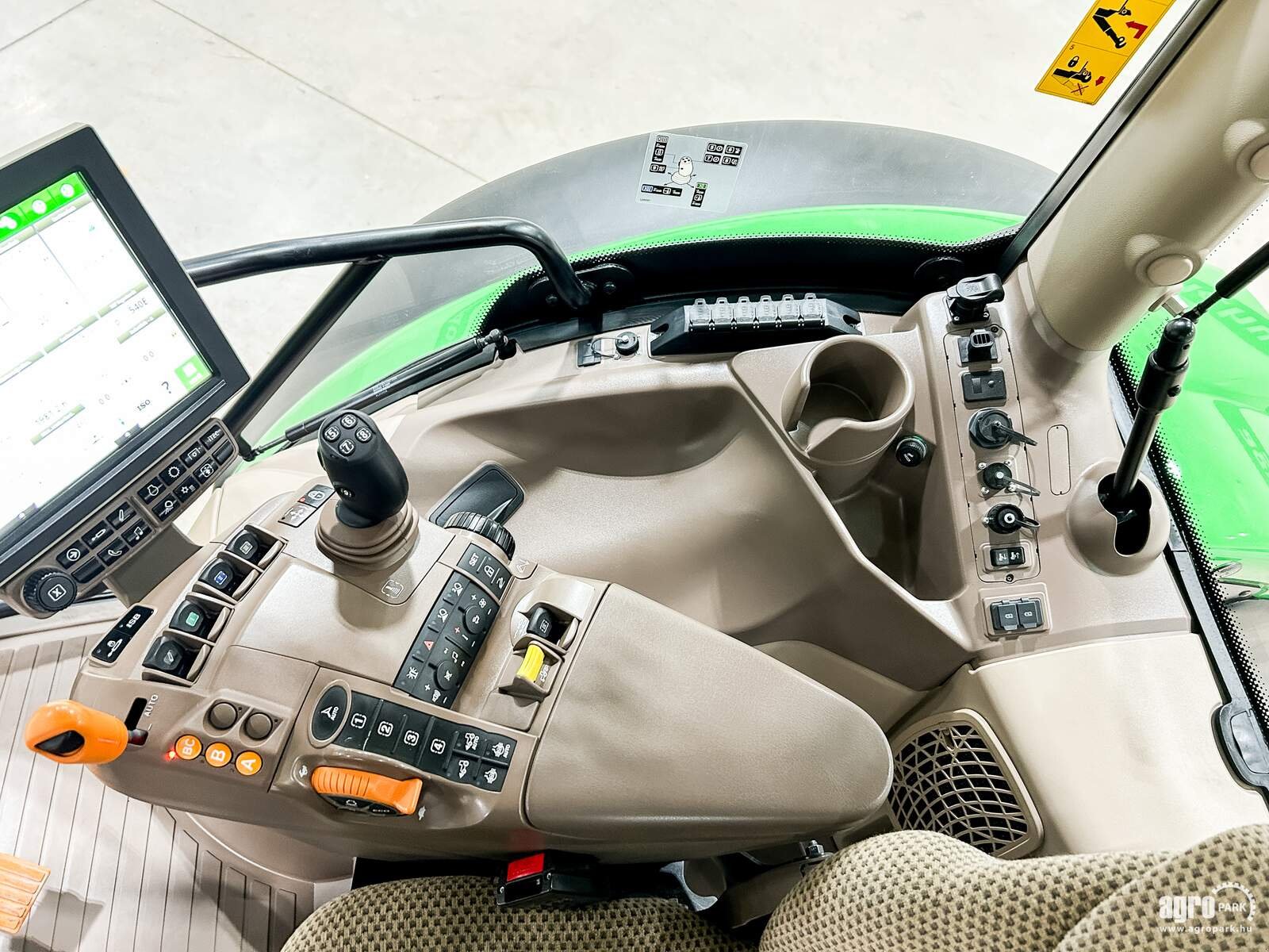 Traktor del tipo John Deere 6215R, Gebrauchtmaschine en Csengele (Imagen 13)