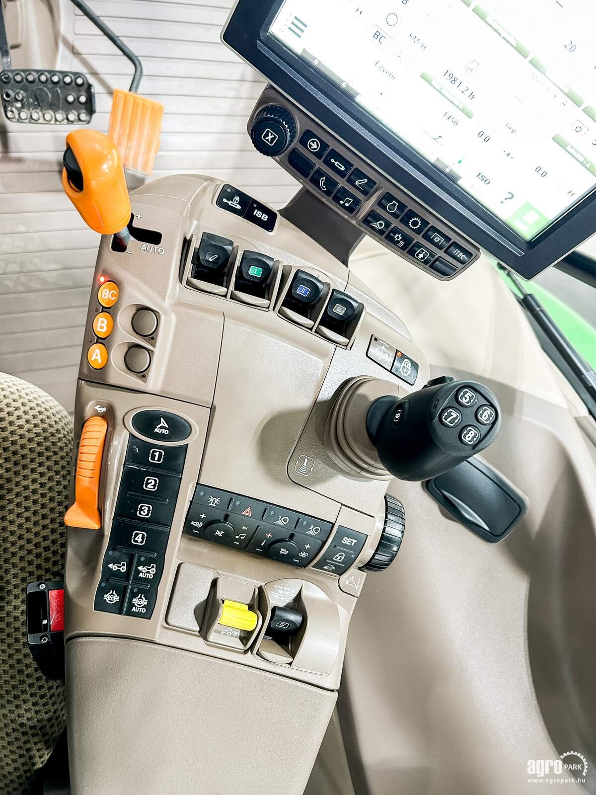 Traktor del tipo John Deere 6215R, Gebrauchtmaschine en Csengele (Imagen 15)