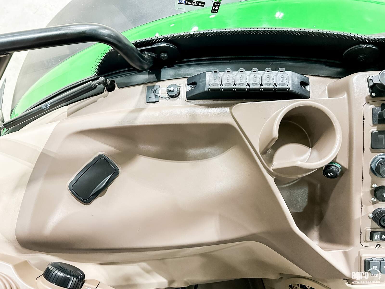 Traktor del tipo John Deere 6215R, Gebrauchtmaschine en Csengele (Imagen 17)