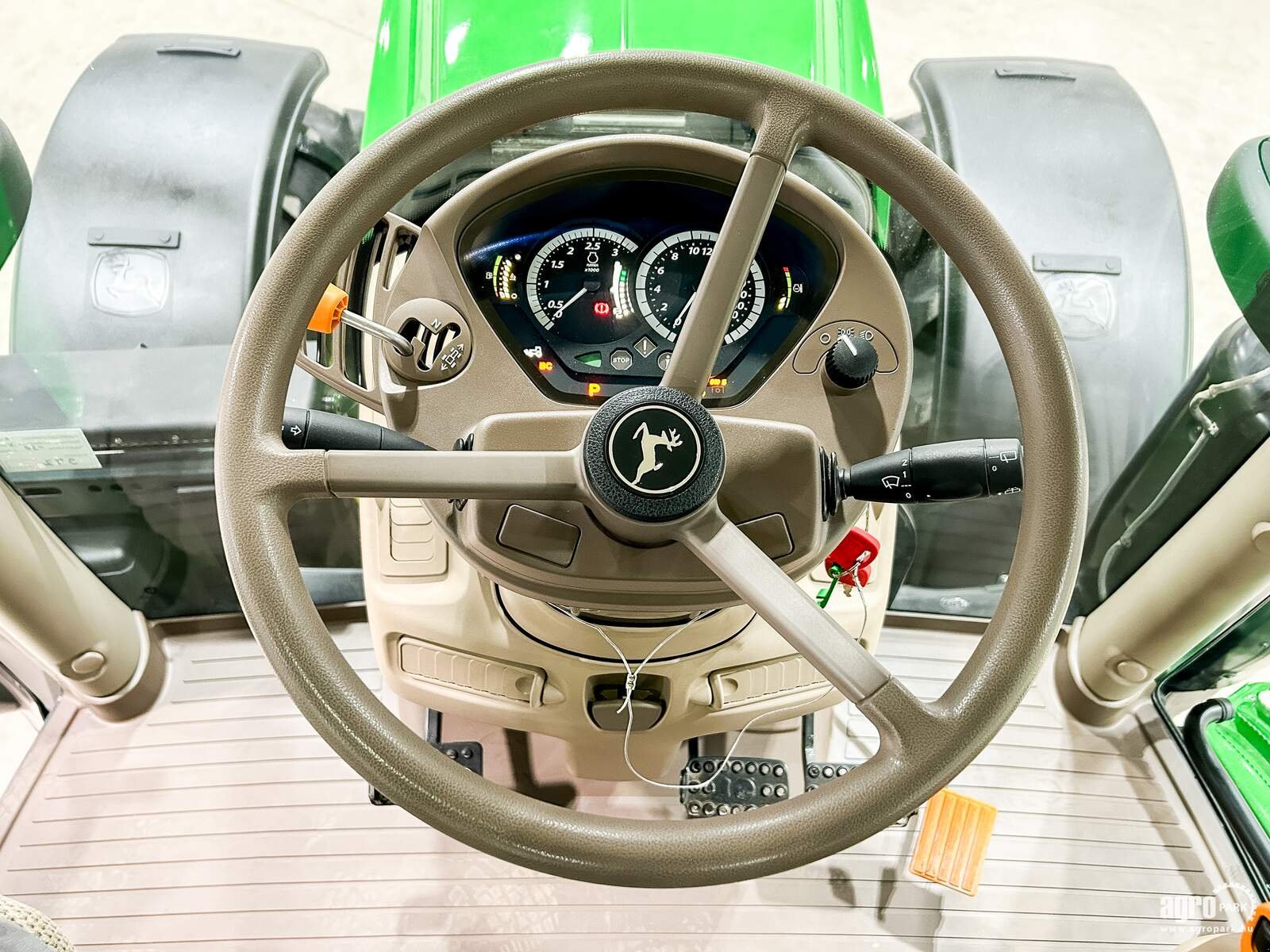 Traktor del tipo John Deere 6215R, Gebrauchtmaschine en Csengele (Imagen 20)