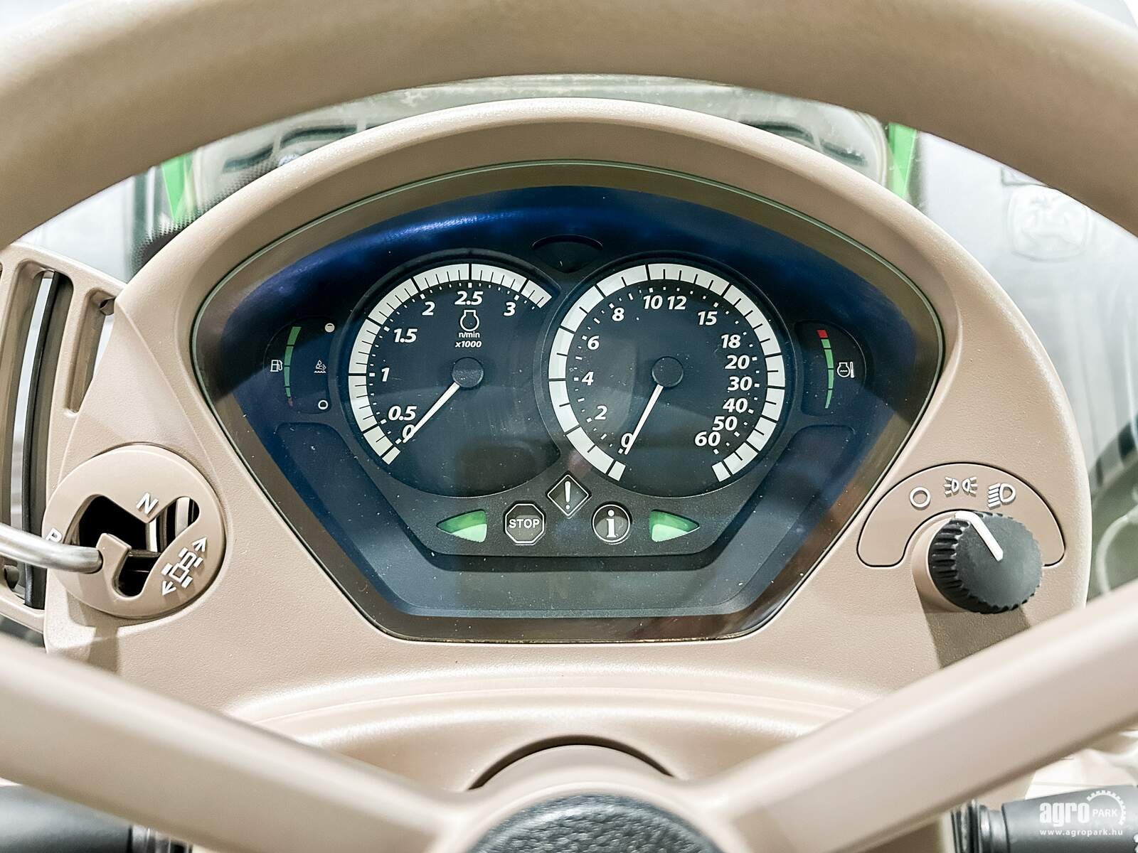 Traktor del tipo John Deere 6215R, Gebrauchtmaschine en Csengele (Imagen 21)