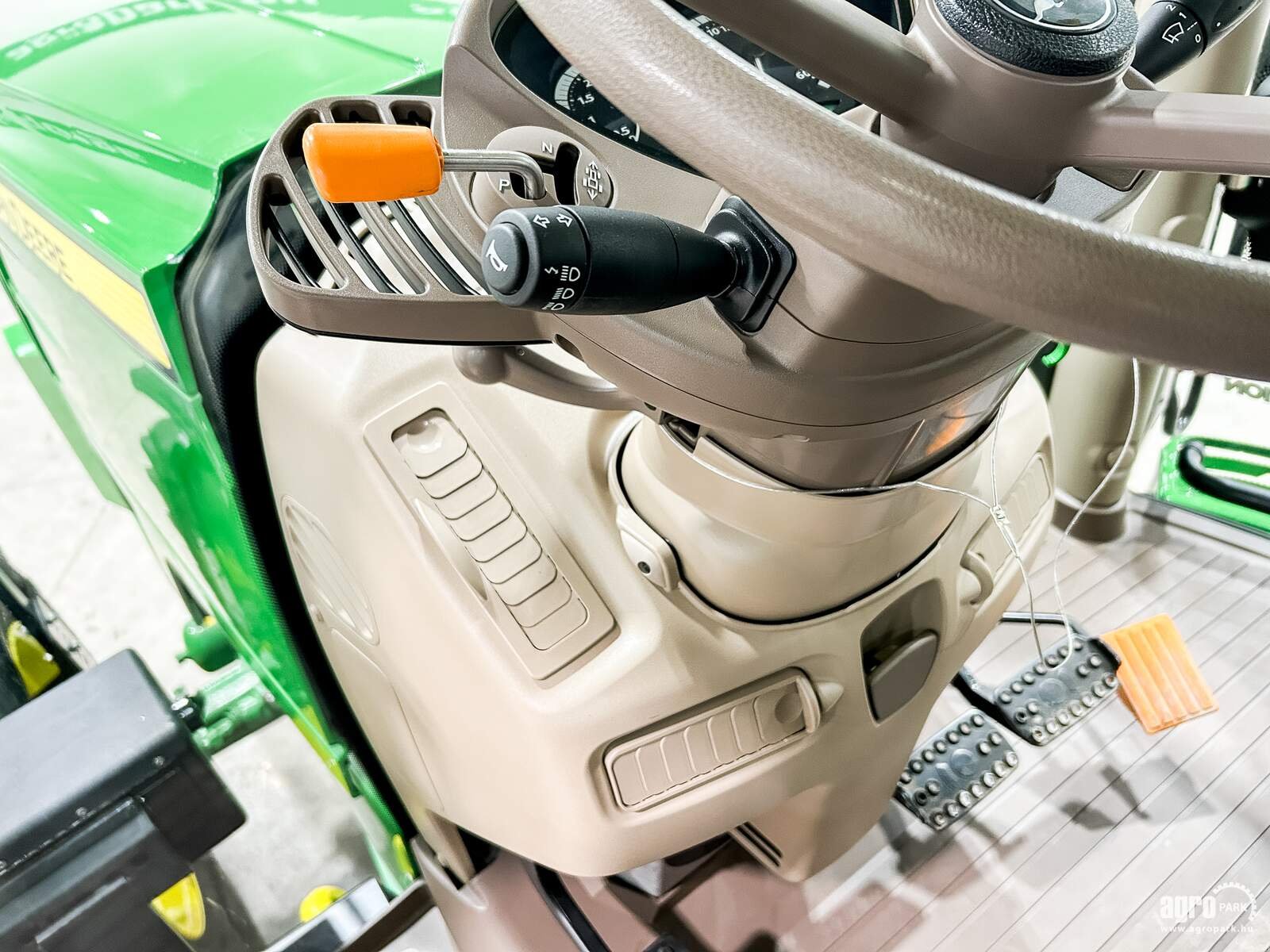 Traktor del tipo John Deere 6215R, Gebrauchtmaschine en Csengele (Imagen 22)