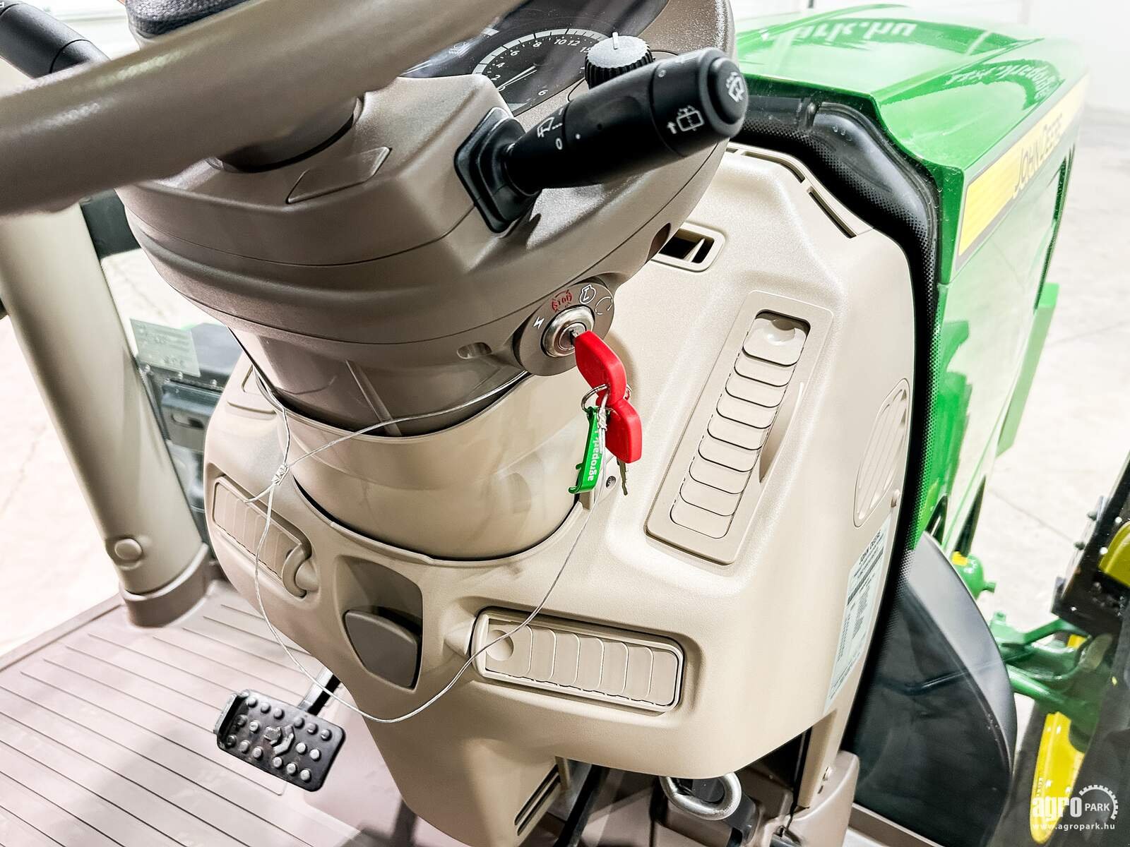 Traktor del tipo John Deere 6215R, Gebrauchtmaschine en Csengele (Imagen 23)