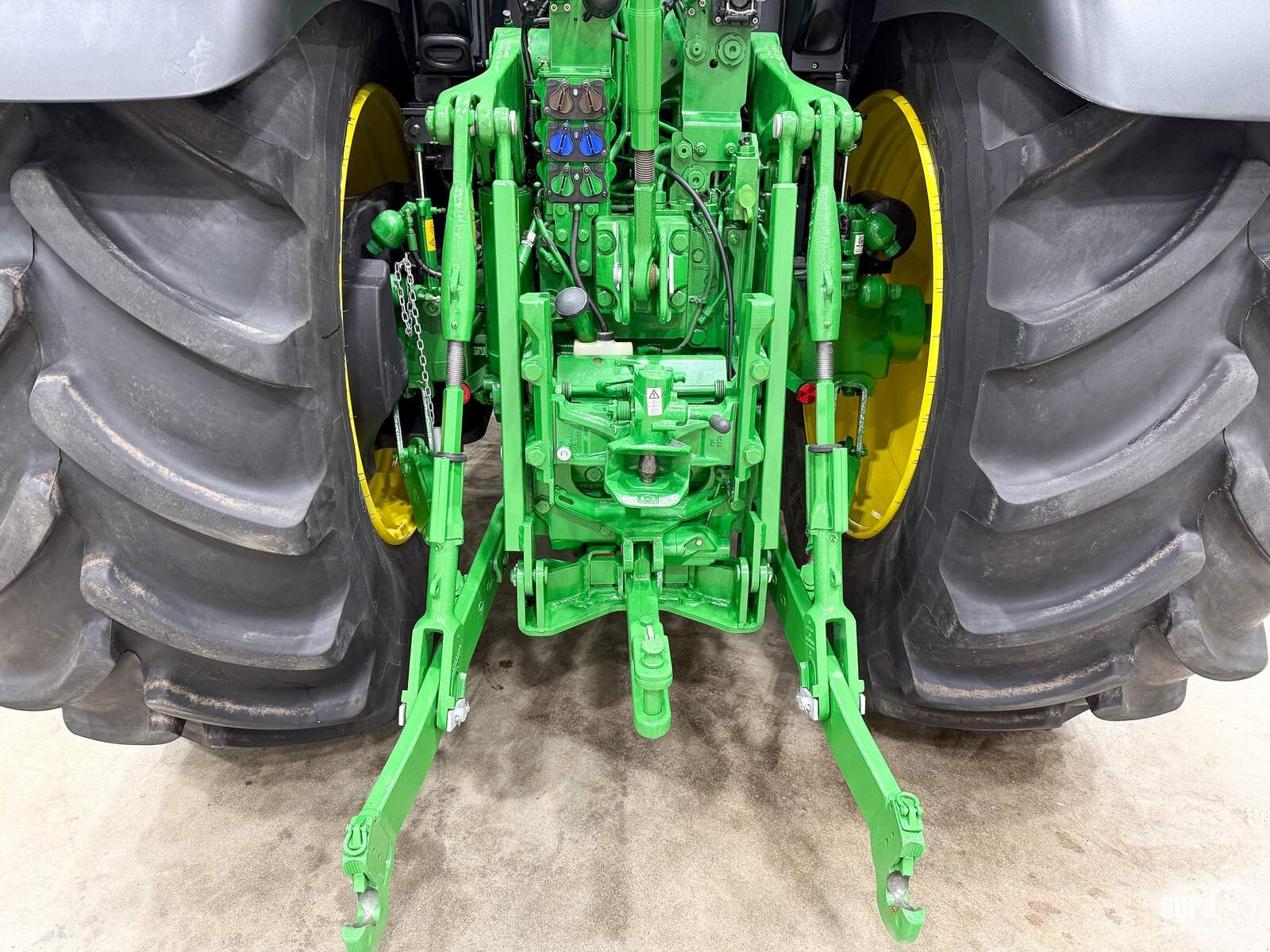 Traktor типа John Deere 6215R, Gebrauchtmaschine в Csengele (Фотография 7)