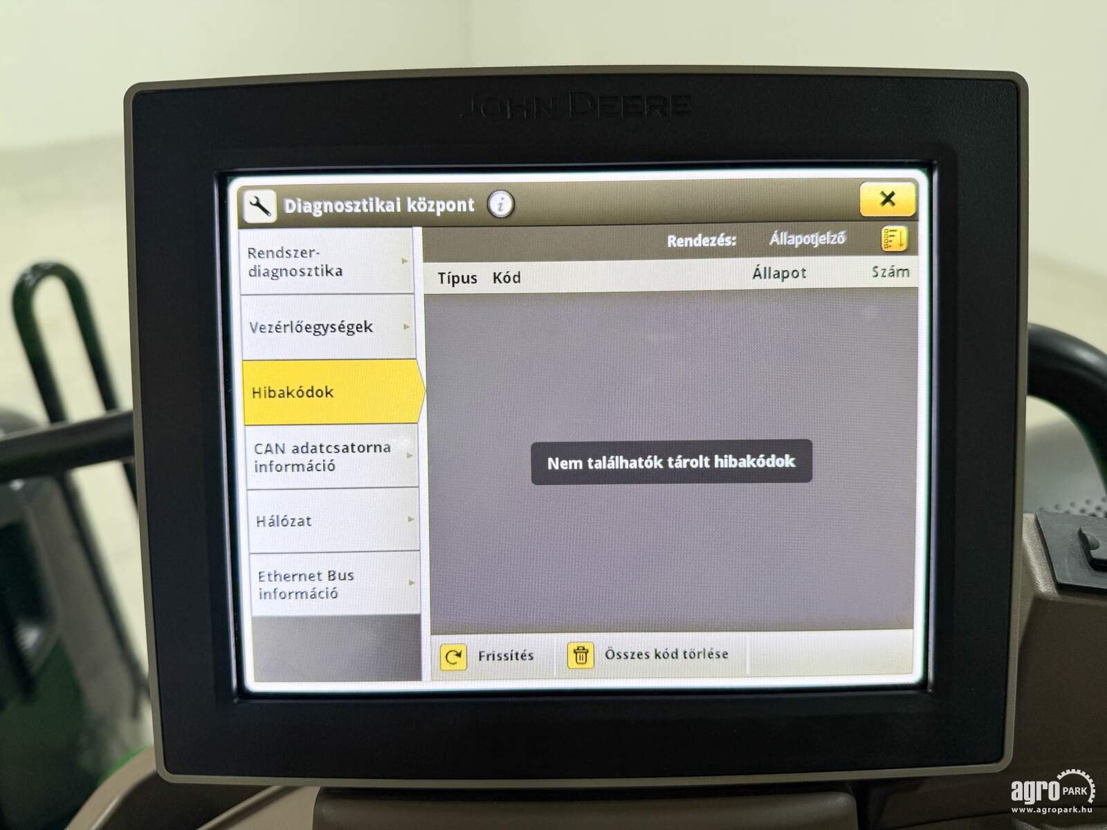 Traktor типа John Deere 6215R, Gebrauchtmaschine в Csengele (Фотография 16)