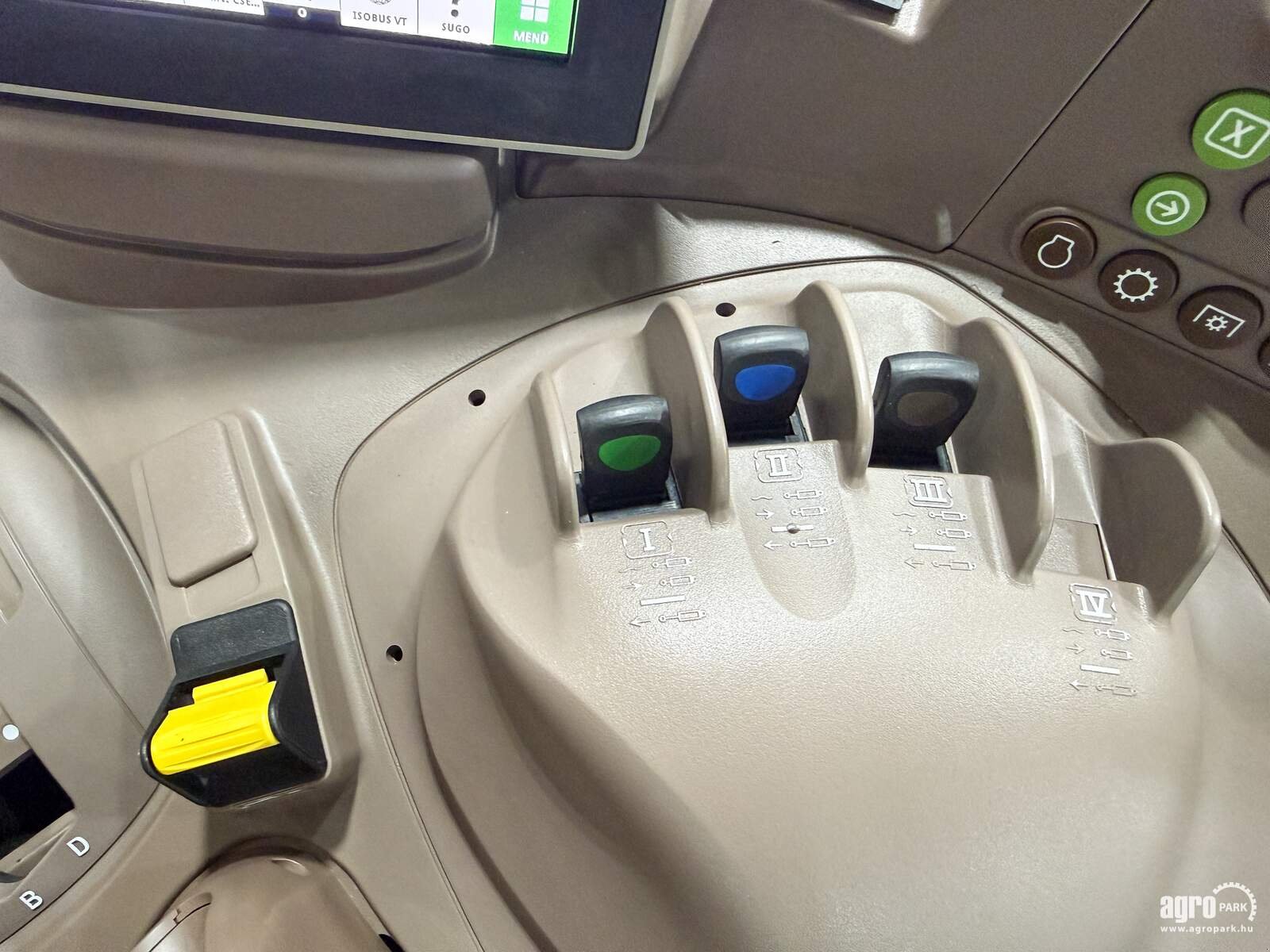 Traktor типа John Deere 6215R, Gebrauchtmaschine в Csengele (Фотография 21)