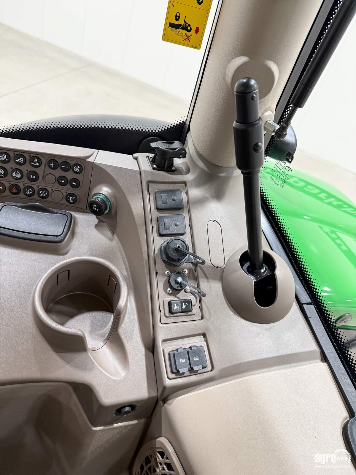 Traktor типа John Deere 6215R, Gebrauchtmaschine в Csengele (Фотография 23)