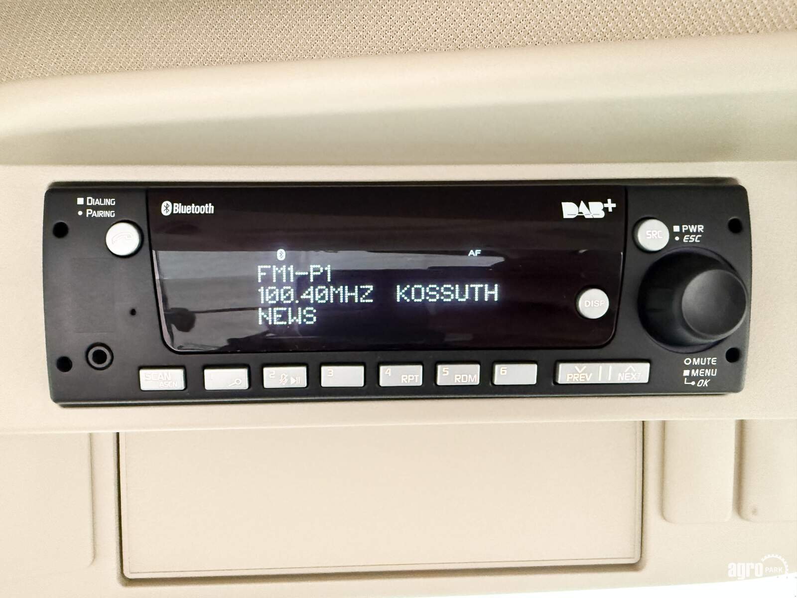 Traktor типа John Deere 6215R, Gebrauchtmaschine в Csengele (Фотография 29)