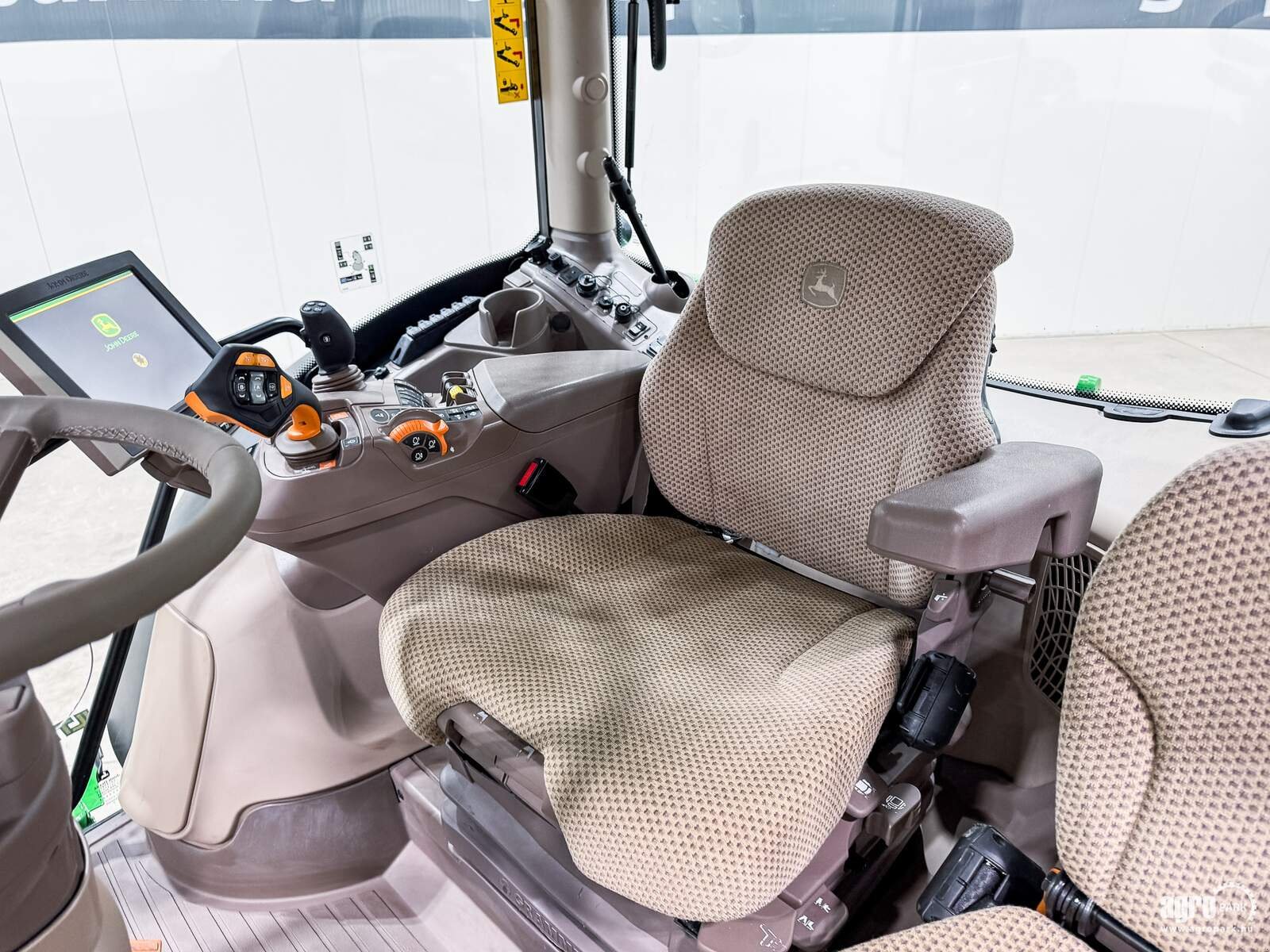 Traktor del tipo John Deere 6215R, Gebrauchtmaschine en Csengele (Imagen 11)