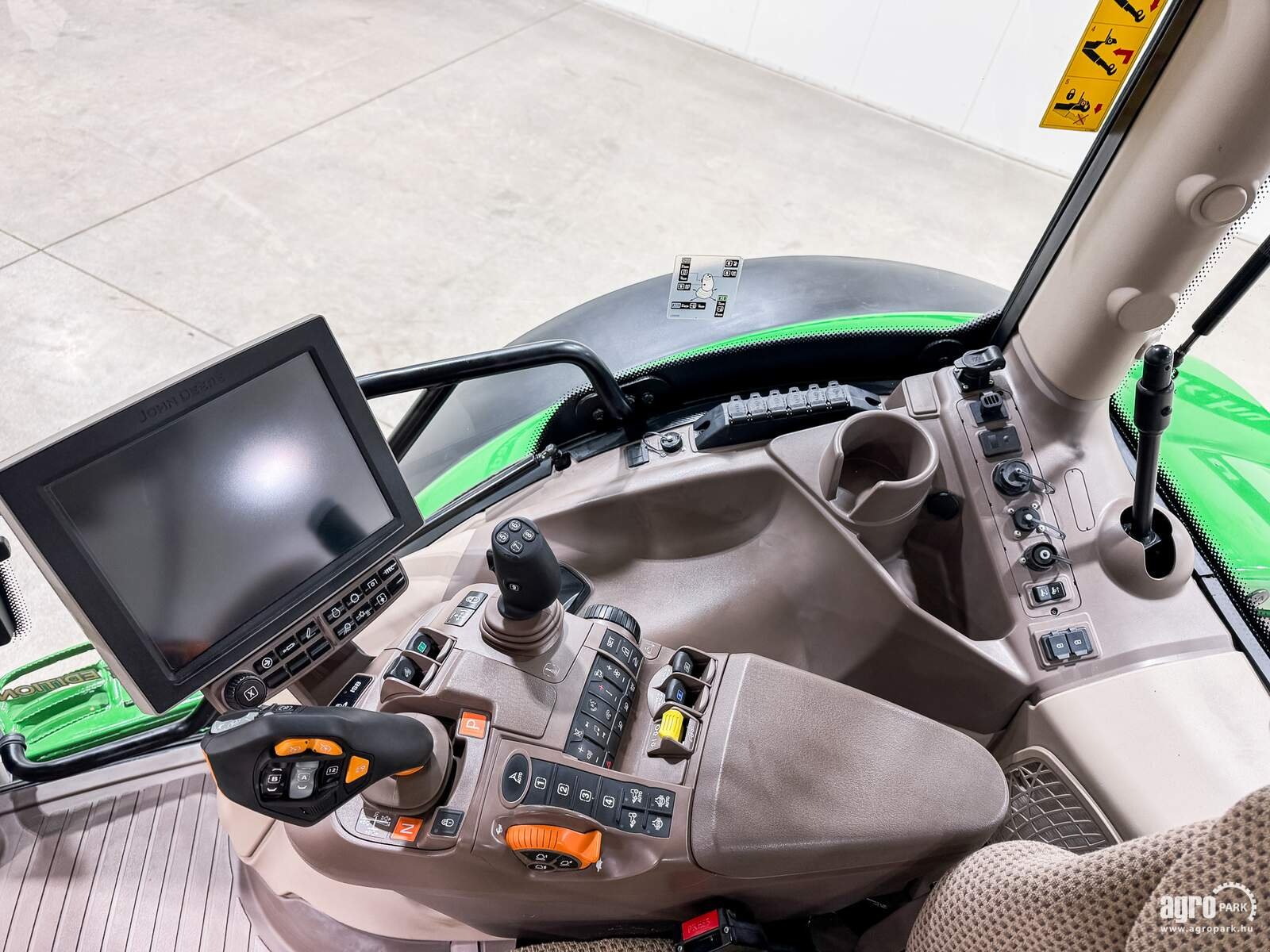 Traktor del tipo John Deere 6215R, Gebrauchtmaschine en Csengele (Imagen 14)