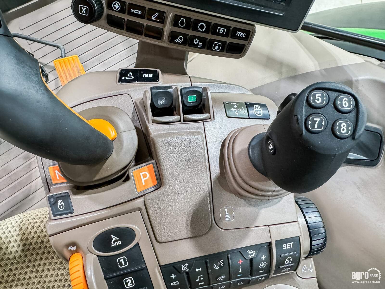 Traktor del tipo John Deere 6215R, Gebrauchtmaschine en Csengele (Imagen 19)