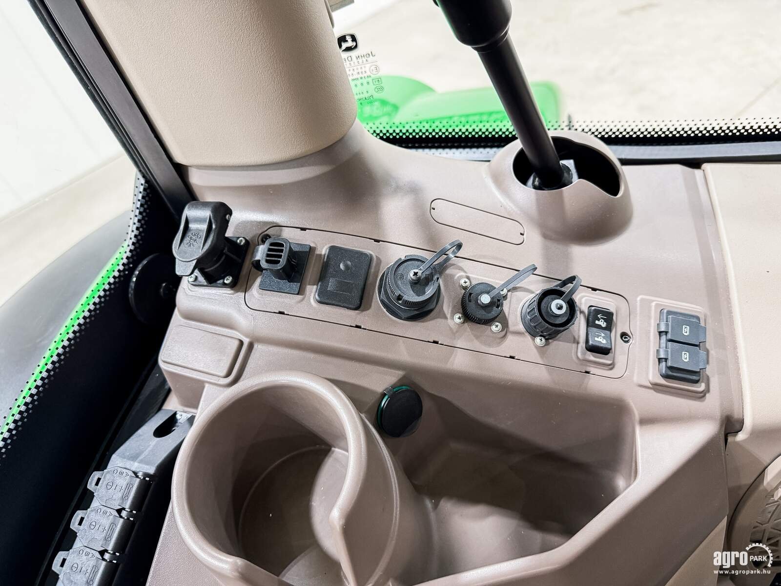 Traktor del tipo John Deere 6215R, Gebrauchtmaschine en Csengele (Imagen 22)