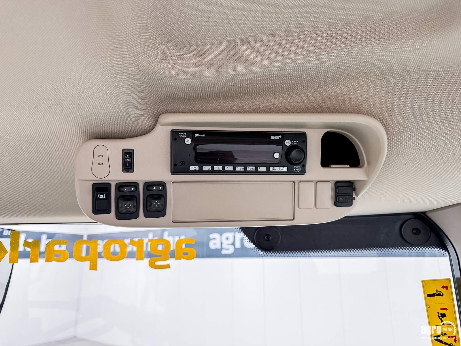 Traktor del tipo John Deere 6215R, Gebrauchtmaschine en Csengele (Imagen 24)