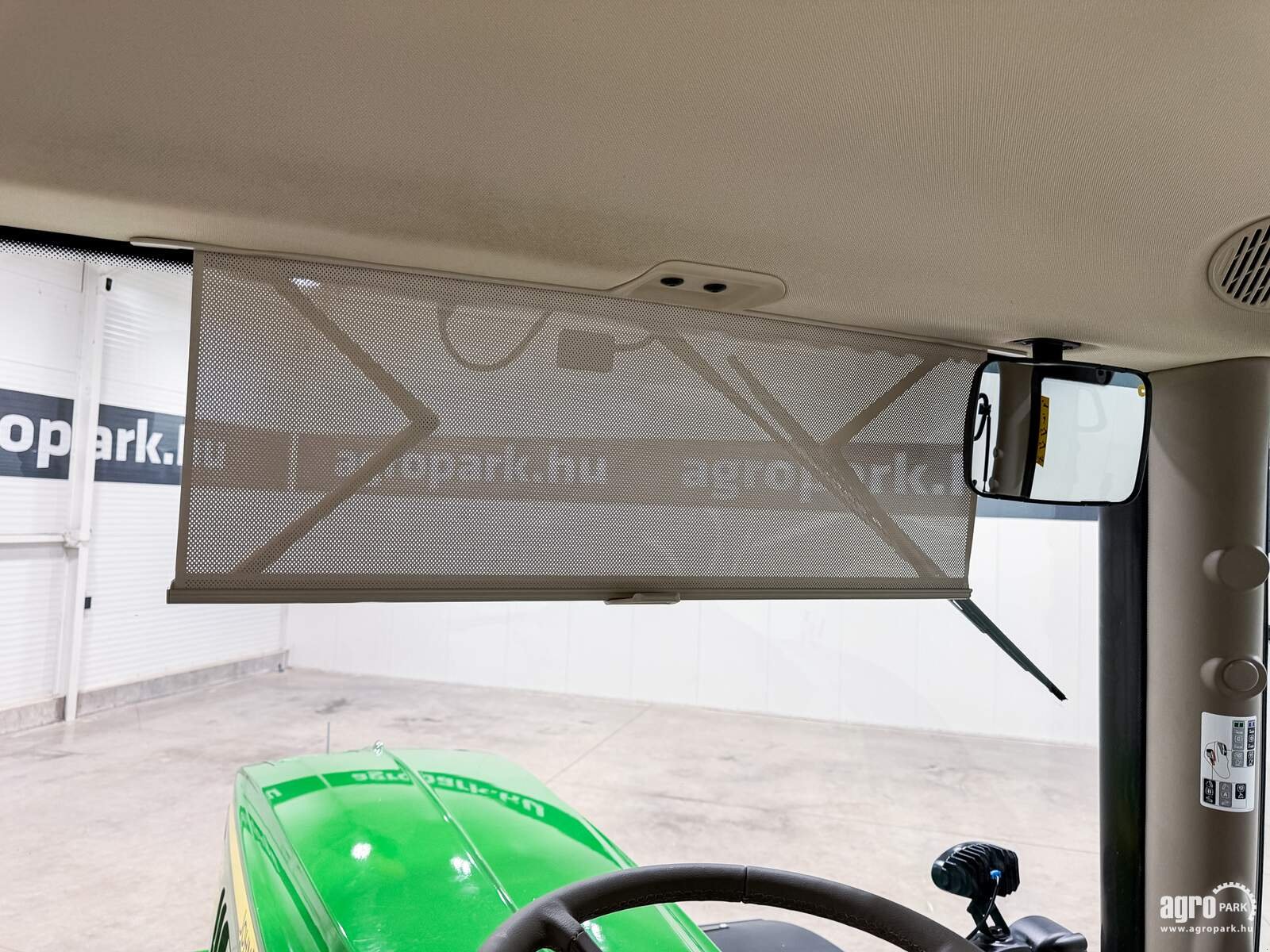 Traktor del tipo John Deere 6215R, Gebrauchtmaschine en Csengele (Imagen 29)