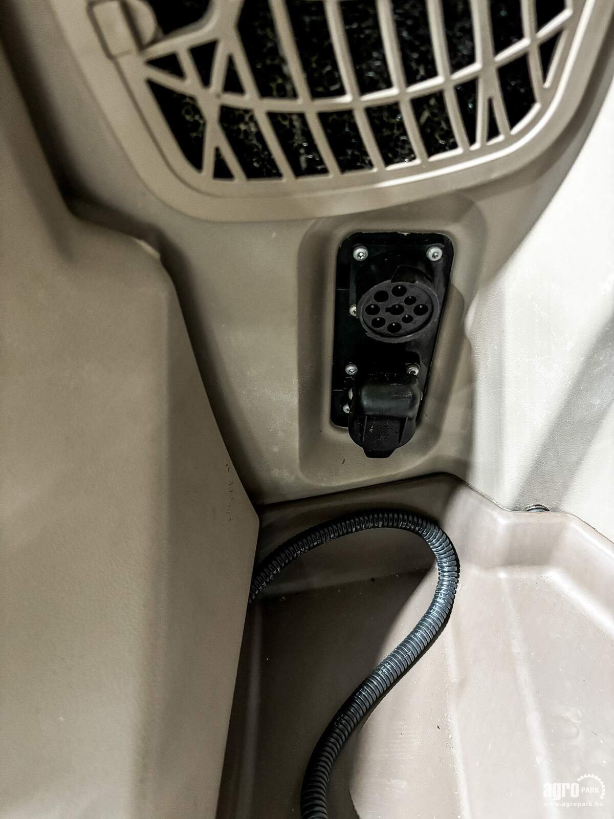 Traktor типа John Deere 6215R, Gebrauchtmaschine в Csengele (Фотография 21)