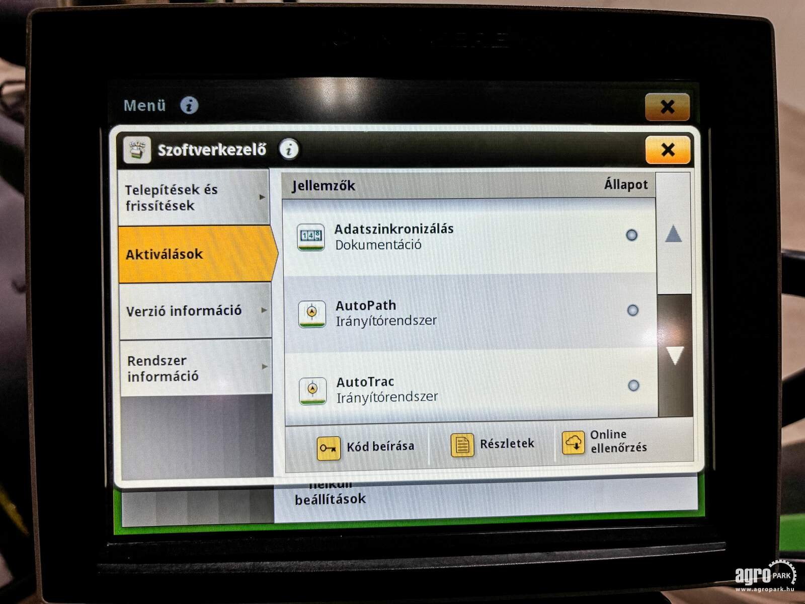 Traktor типа John Deere 6215R, Gebrauchtmaschine в Csengele (Фотография 22)