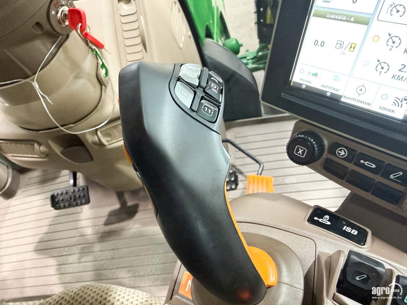 Traktor типа John Deere 6215R, Gebrauchtmaschine в Csengele (Фотография 16)