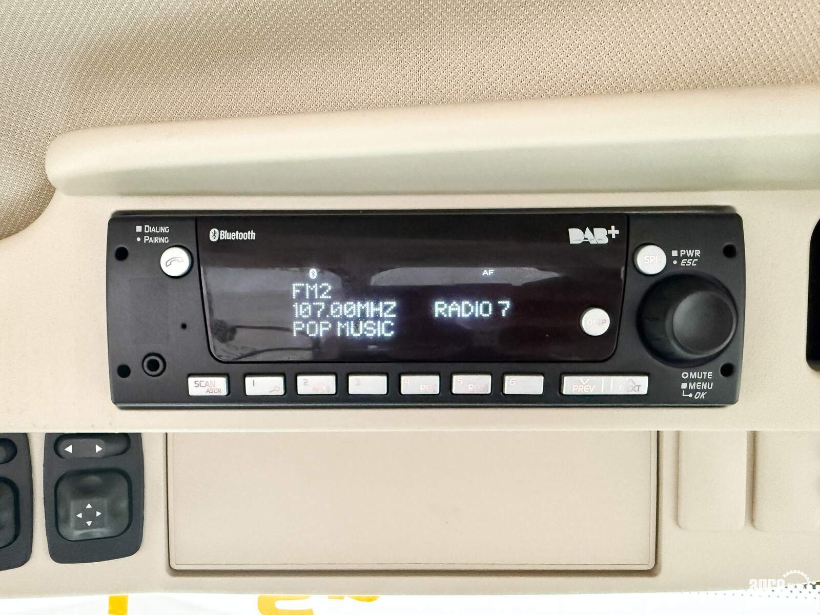 Traktor типа John Deere 6215R, Gebrauchtmaschine в Csengele (Фотография 21)