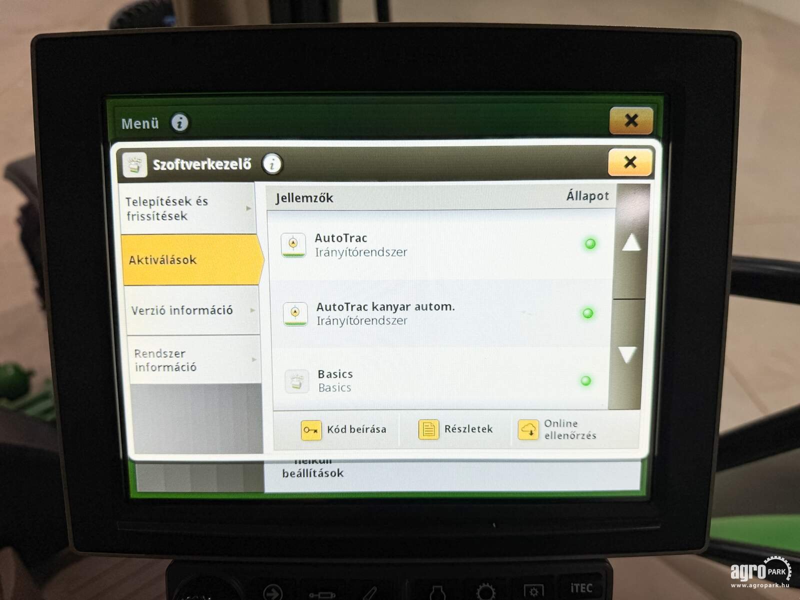 Traktor типа John Deere 6215R, Gebrauchtmaschine в Csengele (Фотография 25)