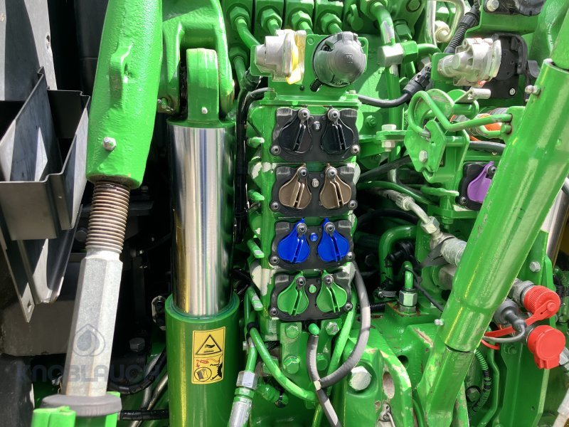 Traktor типа John Deere 6215R, Gebrauchtmaschine в Ravensburg (Фотография 7)