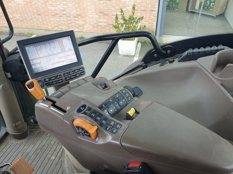 Traktor типа John Deere 6215R, Gebrauchtmaschine в PITHIVIERS Cedex (Фотография 6)