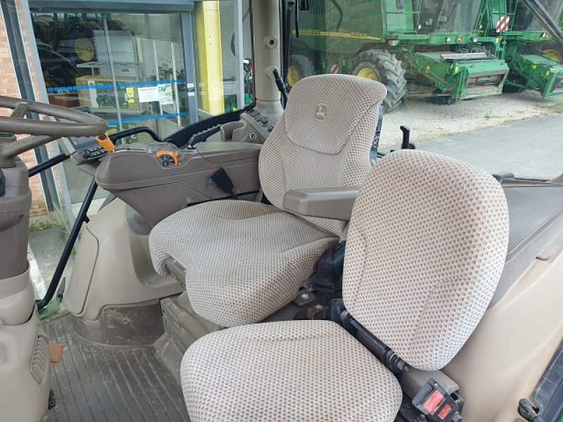 Traktor типа John Deere 6215R, Gebrauchtmaschine в PITHIVIERS Cedex (Фотография 5)