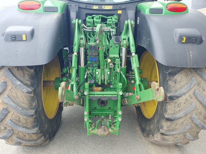 Traktor типа John Deere 6215R, Gebrauchtmaschine в PITHIVIERS Cedex (Фотография 7)
