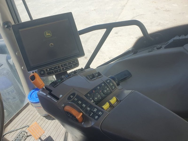 Traktor типа John Deere 6215R, Gebrauchtmaschine в PITHIVIERS Cedex (Фотография 5)