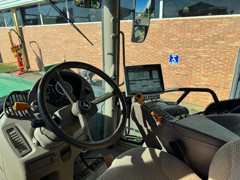 Traktor типа John Deere 6215R, Gebrauchtmaschine в PITHIVIERS Cedex (Фотография 10)