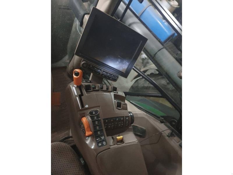 Traktor типа John Deere 6215R, Gebrauchtmaschine в PITHIVIERS Cedex (Фотография 5)