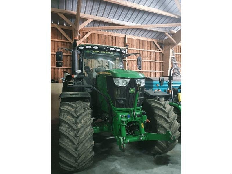 Traktor типа John Deere 6215R, Gebrauchtmaschine в PITHIVIERS Cedex (Фотография 2)