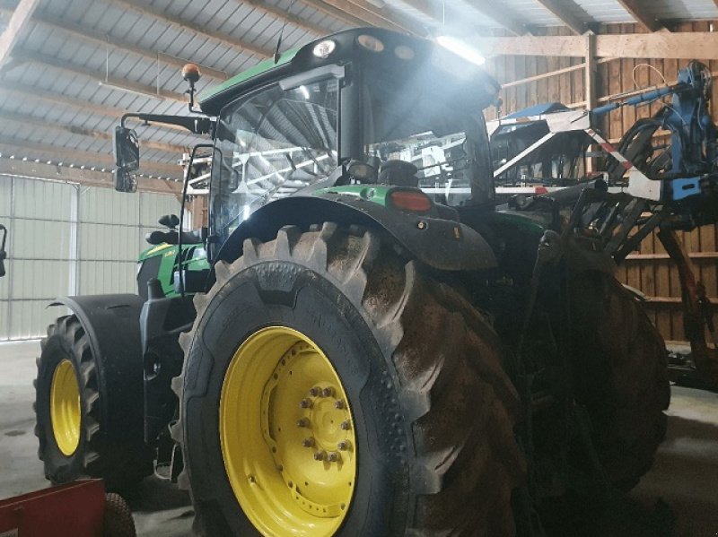 Traktor типа John Deere 6215R, Gebrauchtmaschine в PITHIVIERS Cedex (Фотография 3)