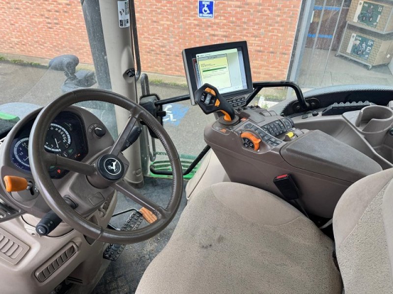 Traktor типа John Deere 6215R, Gebrauchtmaschine в PITHIVIERS Cedex (Фотография 8)