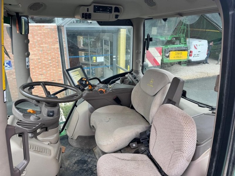 Traktor типа John Deere 6215R, Gebrauchtmaschine в PITHIVIERS Cedex (Фотография 7)