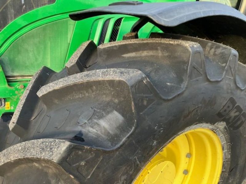 Traktor типа John Deere 6215R, Gebrauchtmaschine в SAINT NICOLAS DE PORT (Фотография 10)