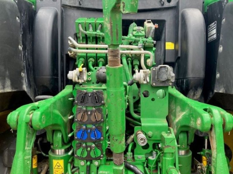 Traktor типа John Deere 6215R, Gebrauchtmaschine в SAINT NICOLAS DE PORT (Фотография 8)