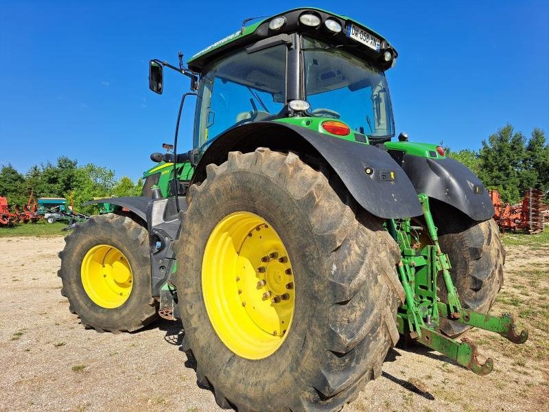 Traktor типа John Deere 6215R, Gebrauchtmaschine в VERDUN (Фотография 7)