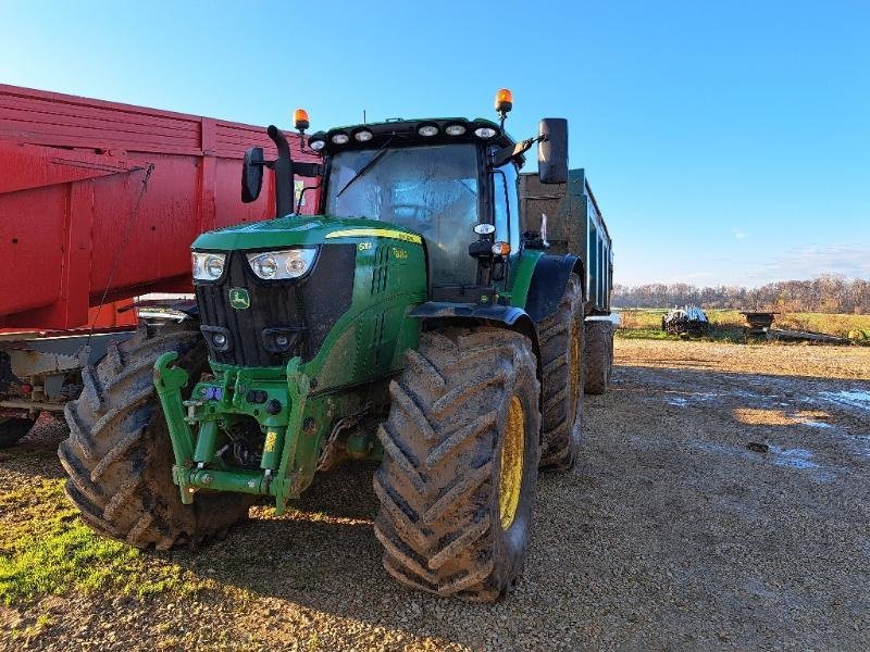 Traktor типа John Deere 6215R, Gebrauchtmaschine в CHAUMESNIL (Фотография 1)