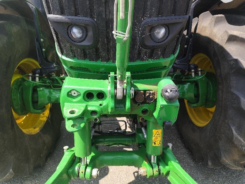 Traktor типа John Deere 6215R, Gebrauchtmaschine в SAINT GENEST D'AMBIERE (Фотография 8)